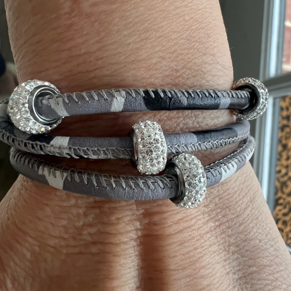 Triple wrap camo crystal bracelet